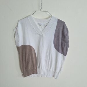Elegant V-Neck Sweater in White, Brown, and Gray